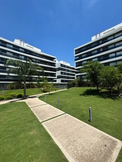 ef5f25_476d7507556248bcb7149c34c221ee95~mv2