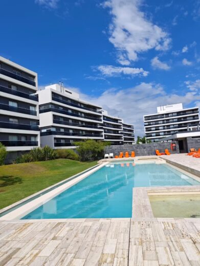 ef5f25_bec395ab44f546e6bd1c26975ee47400~mv2